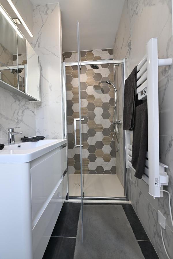 3 Appartements Premium Au Pied De La Cathedrale - Hypercentre サンス エクステリア 写真