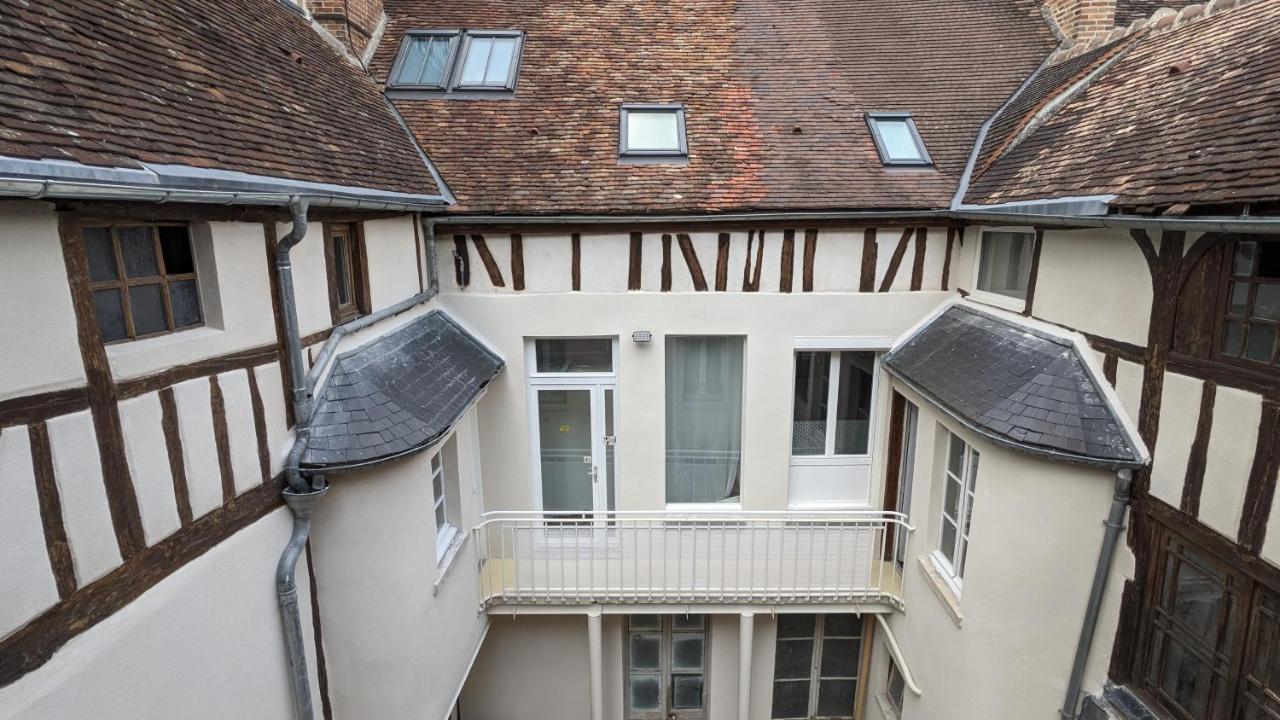 3 Appartements Premium Au Pied De La Cathedrale - Hypercentre サンス エクステリア 写真