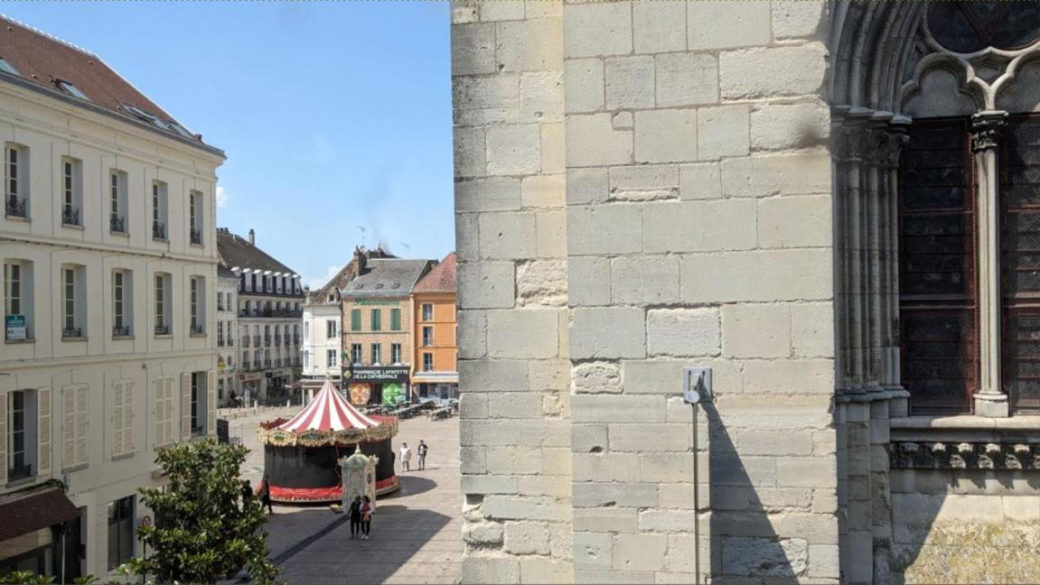 3 Appartements Premium Au Pied De La Cathedrale - Hypercentre サンス 部屋 写真